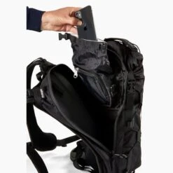 REV'IT! Backpack Barren 18L H2O Black Light Grey Uni -Motoronderdelen Winkel 20211222 124204 flu004 backpack barren 18l h2o additionalphoto 3