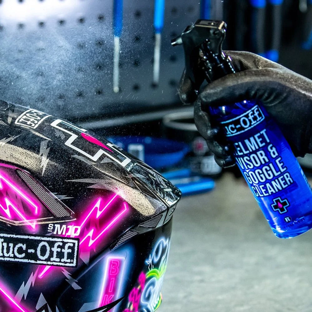Muc-Off Helm- En Vizierreiniger 250ml 1 Muc-Off Helm- En Vizierreiniger 250ml